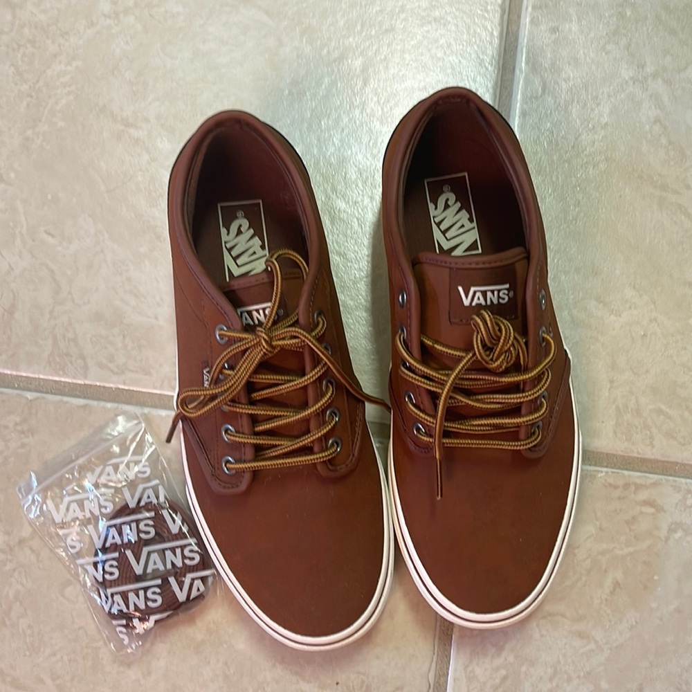 NWOB mens leather Vans